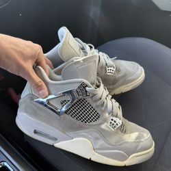 Jordan 4 