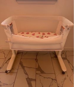 Rocking Bassinet for Baby, Automatic Electric Bedside Bassinet, 5 Heights Adjustable Baby Bedside Sleeper for Infant 0-6 Months, Auto Rocking Crib on 