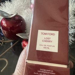 Vendo Perfume TOM FORD  LOS CHERRY Nuevo 
