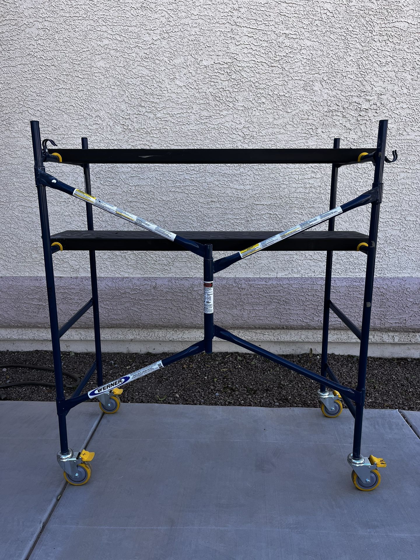 Werner Steel 4-ft H x 4-ft L 500-lb Capacity Baker Scaffold