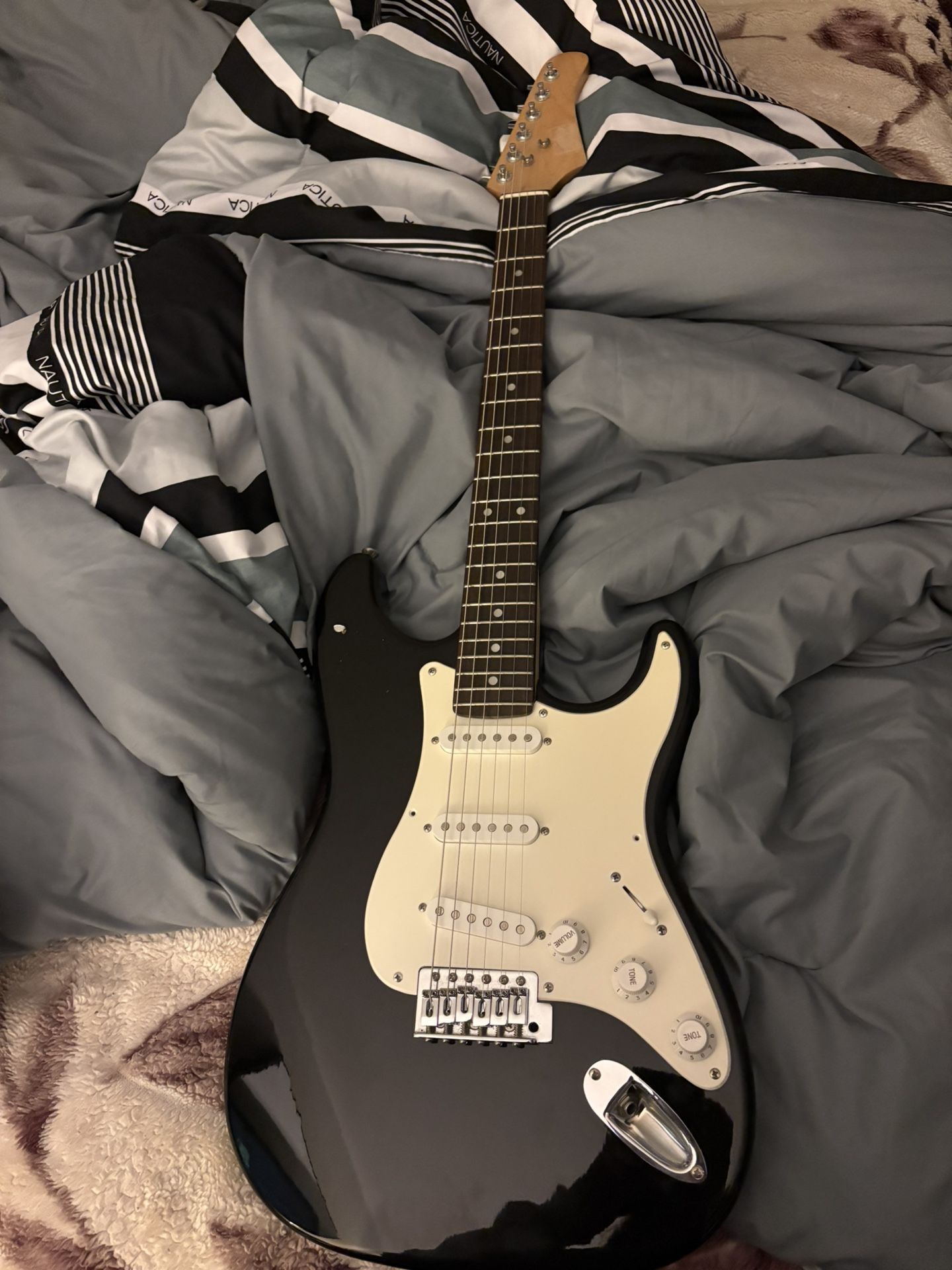 Electric Guitar Stratocaster