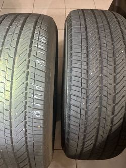 275/60/20. Two used Bridgestone tires please read de