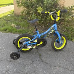 Schwinn Valve 12" Kids' Bike