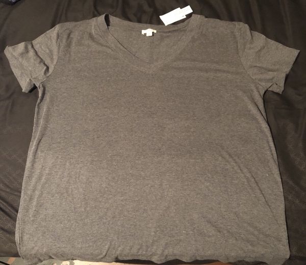 Loanna Grey V Neck T Shirt (3XL) w/ Tags for Sale in La Mirada, CA ...