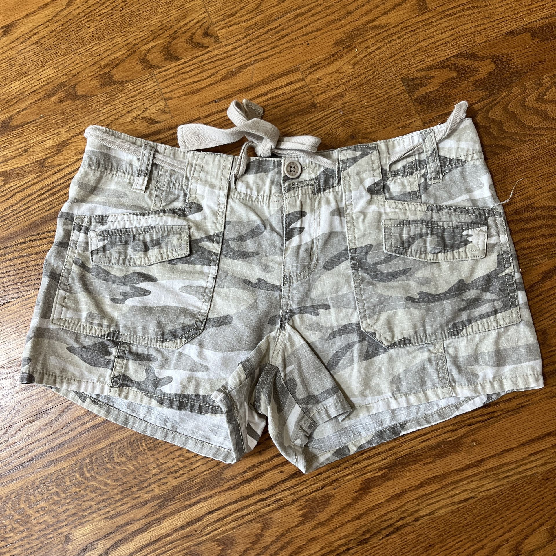 BeBop Gray Cargo Shorts with Camouflage Pattern