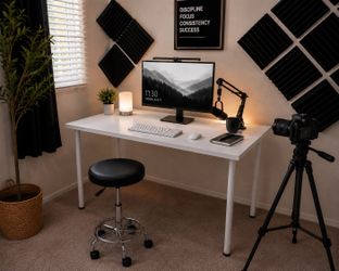 55” Modern White Office Desk/Computer Desk - Like New