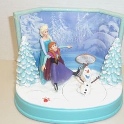 Disney Frozen Animated Holiday Christmas Ice Skating Lights Music Anna Olaf EUC.