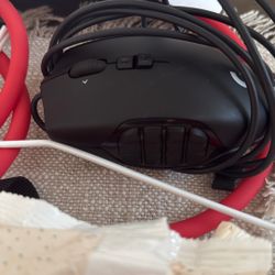 🎮 Logitech G600 MMO Gaming Mouse – Like New – $50 OBO