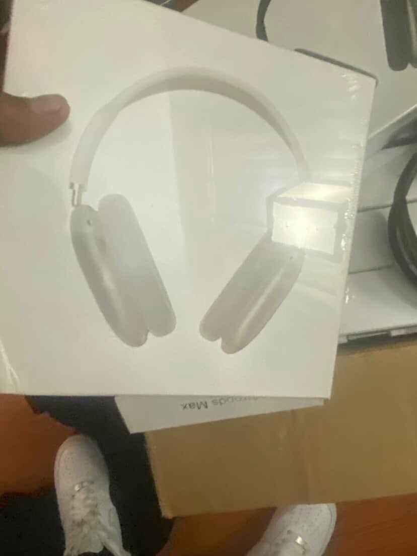 AirPods Max Headphones USB-C new