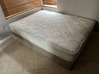Queen Mattress and Box Spring For Sale!