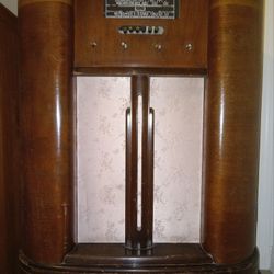 Antique Short Wave Radio Western Auto Supply Brand, Model 929