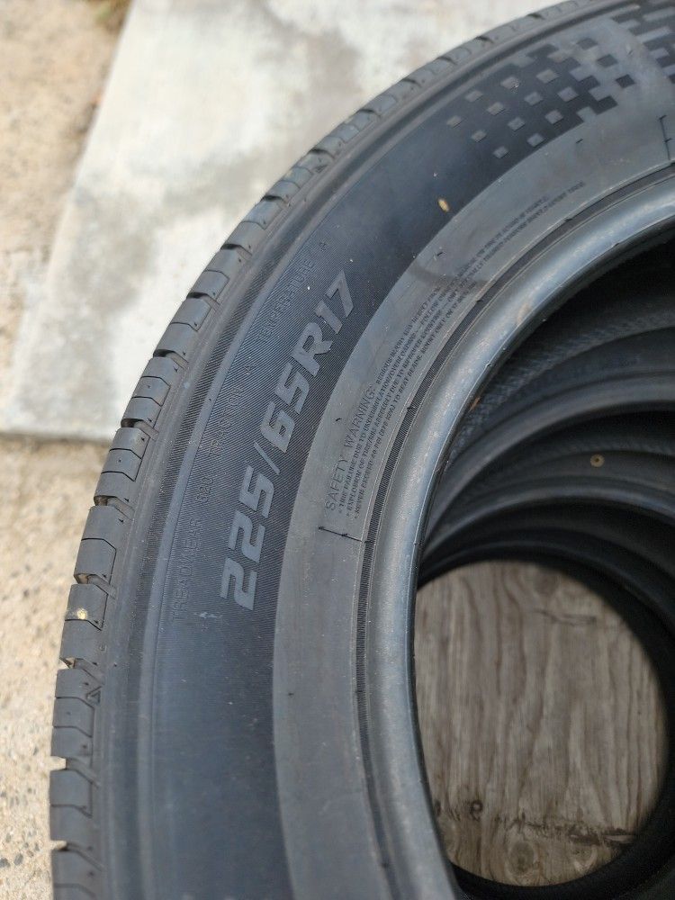 4 New Tires 225 65 17 $350