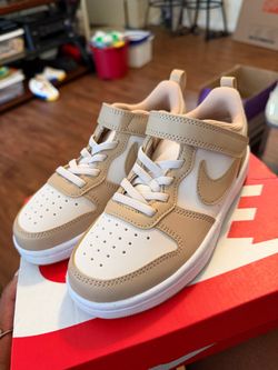 Nike Court Borough Low NB
