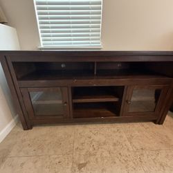 TV/Entertainment Center 