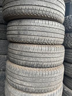 Vendo 275/65/R18 Michelin la 4 llantas por $180