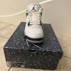 Jordan 4s Midnight Blue 