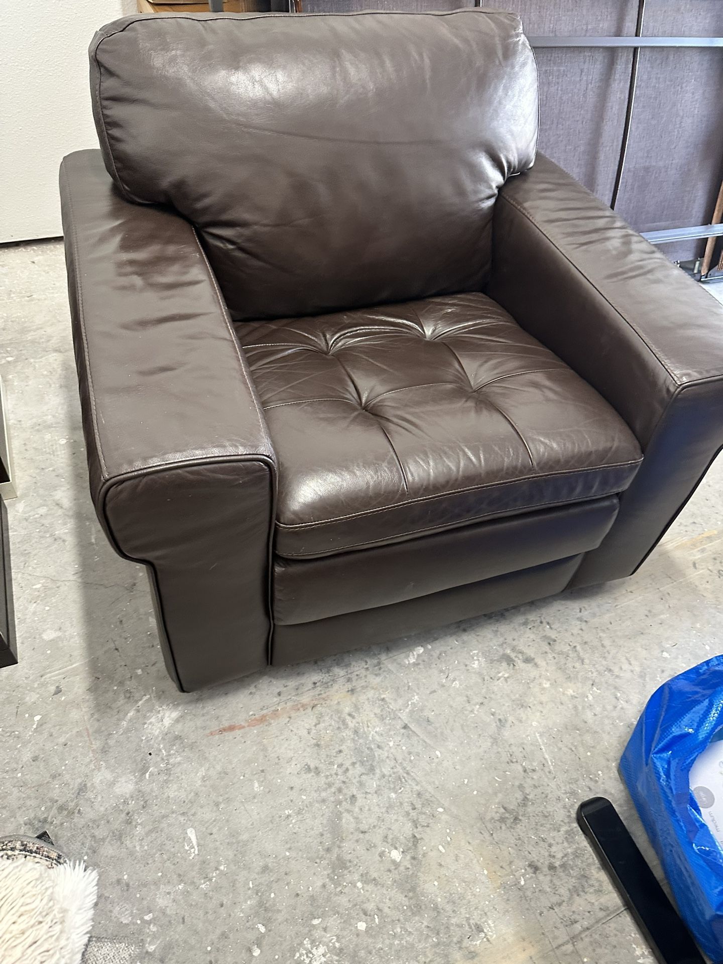 Brown Leather Chairs And Sleeper Ottoman