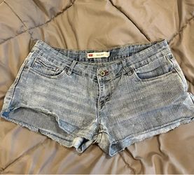 Short denim shorts