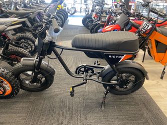 Rictor Electric Bike 20MPH/35-40 Miles Range.