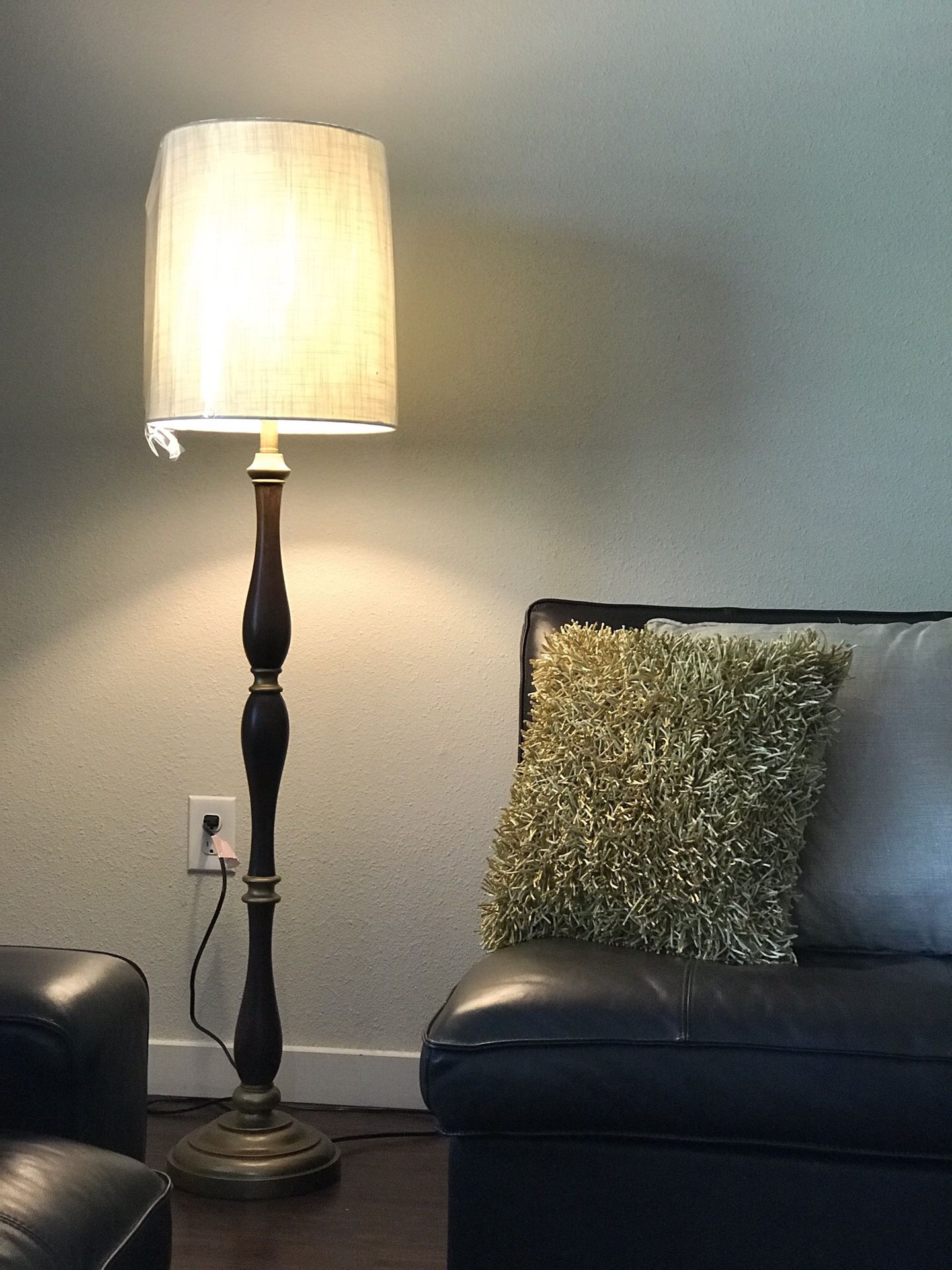 BRAND NEW Wooden Floor Lamp