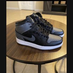 Nike Air Jordan Men’s Size 8 (New)