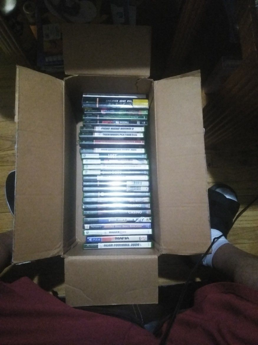 28 Lot Of Video Games Original Xbox , Xbox 360,  1 PS4, 1 PS2, 1 Xbox Kinect. 