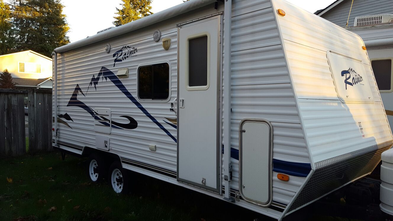 2009 Dutchman Rainier 18F