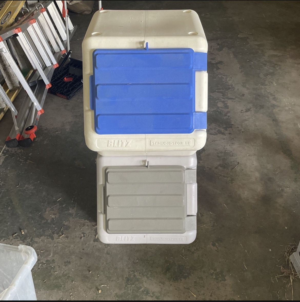 Blitz stackable storage containers