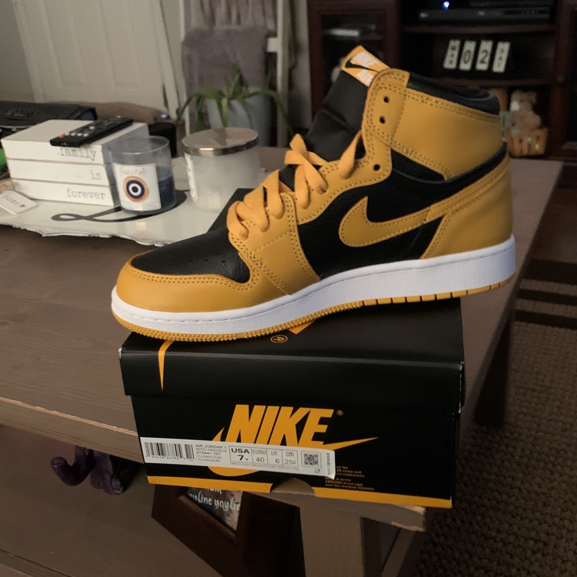 Retro Air Jordan 1 Pollen 