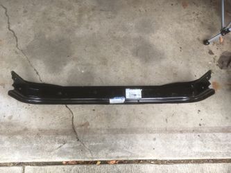 2004/2008 Ford E-series van new OEM transmission cross member.