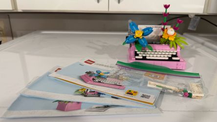 Lego 31169 Creator 3 in 1 Typewriter with Flowers
