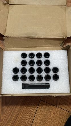 Black Lug 20 Nuts Set with Socket Key