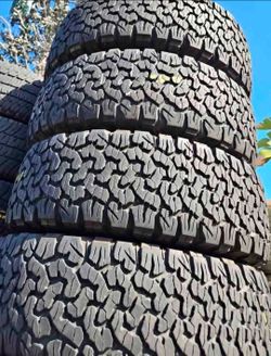 275 70 18 Bfgoodrich ko2 Tires Con 80% de Vida Las 4