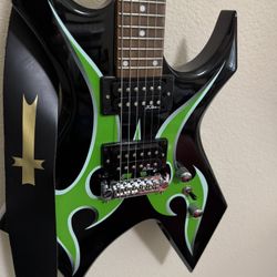https://offerup.com/redirect/?o=Qi5DLlJpY2g= Warlock Electric Guitar +amp