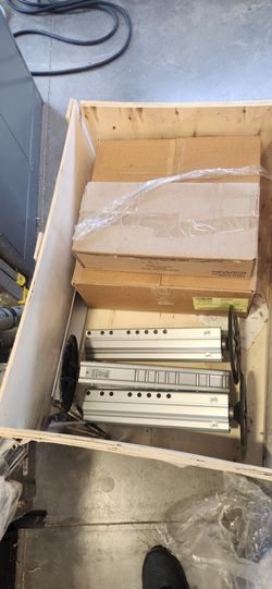 Aluminum Lippert Hydraulic Jacks. + high & Low Pressure Lines