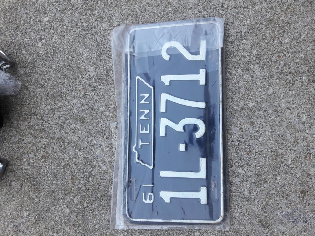 Vintage 1961tn licence plate set mint condition see our other items on my sight