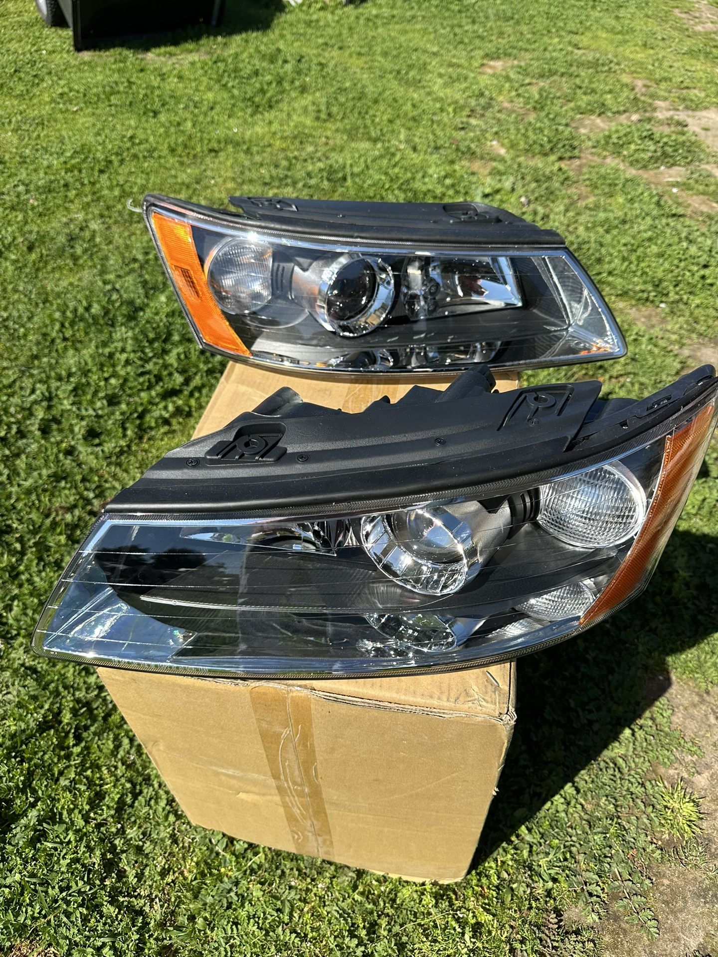 Hyundai Sonata 06-08 Headlights
