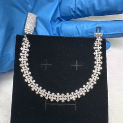 VVS1 MOISSANITE CROSS BRACELET