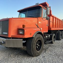 1991 Volvo Dump Trucks 