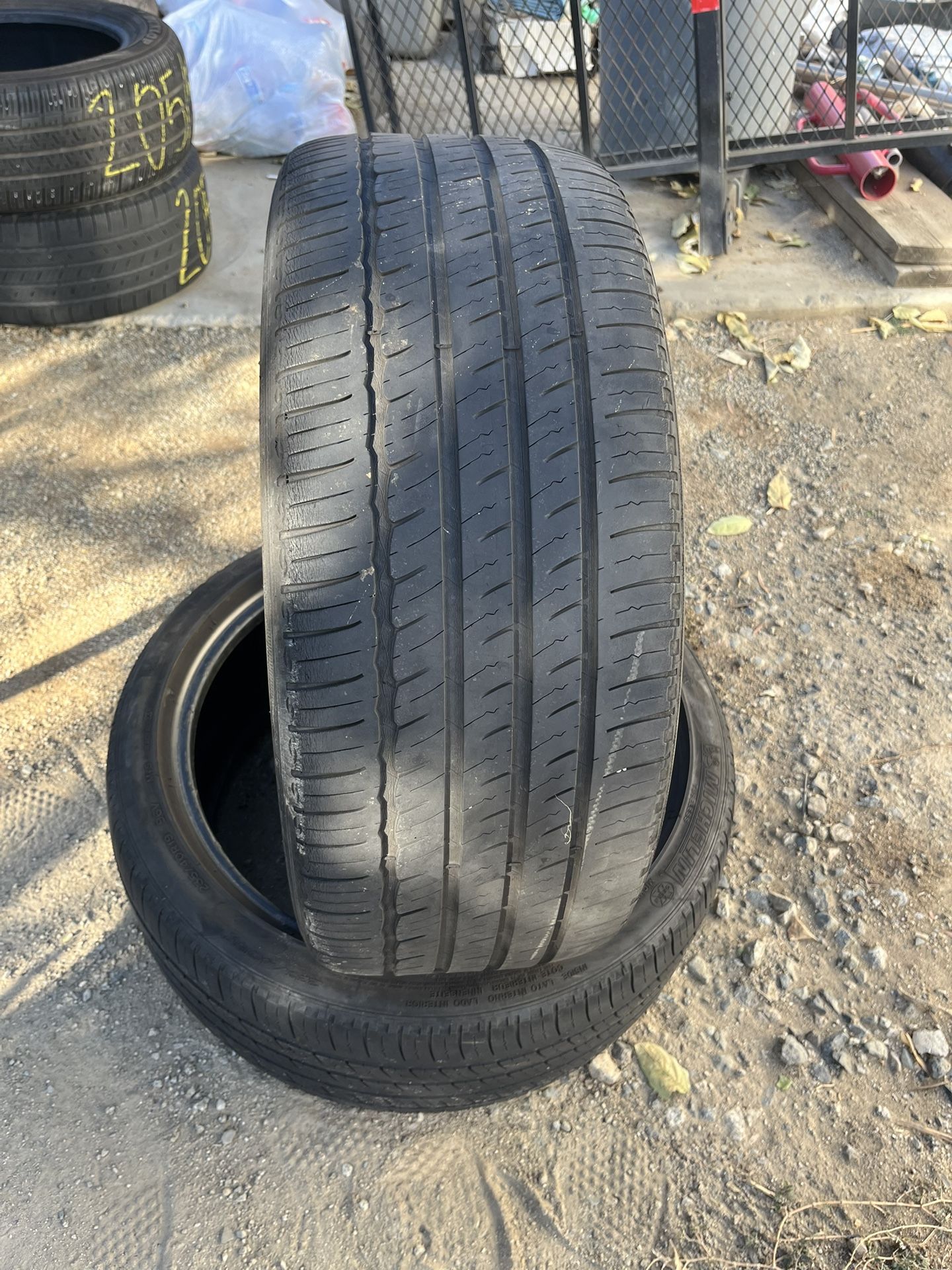 2 USED TIRES 235/40R19 MICHELIN