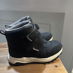 Boys Size 3 Winter Boots