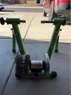 Kinetic T-699C Road Machine Fluid Bike Trainer Green Foldable