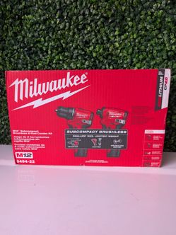 MILWAUKEE IMPACT DRILL M12  COMPLETE