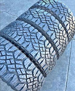 275 70 18 Goodyear tires Con 80% de Vida Las 4