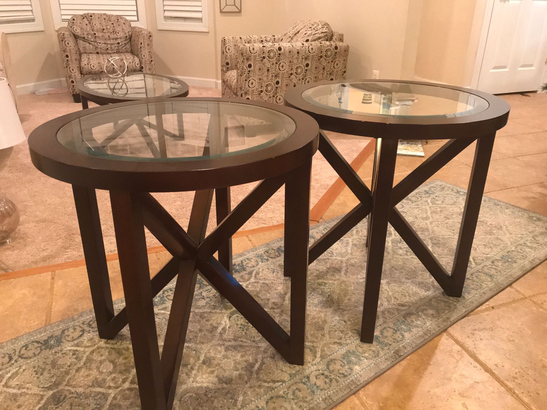 Coffee Table with 2 end tables