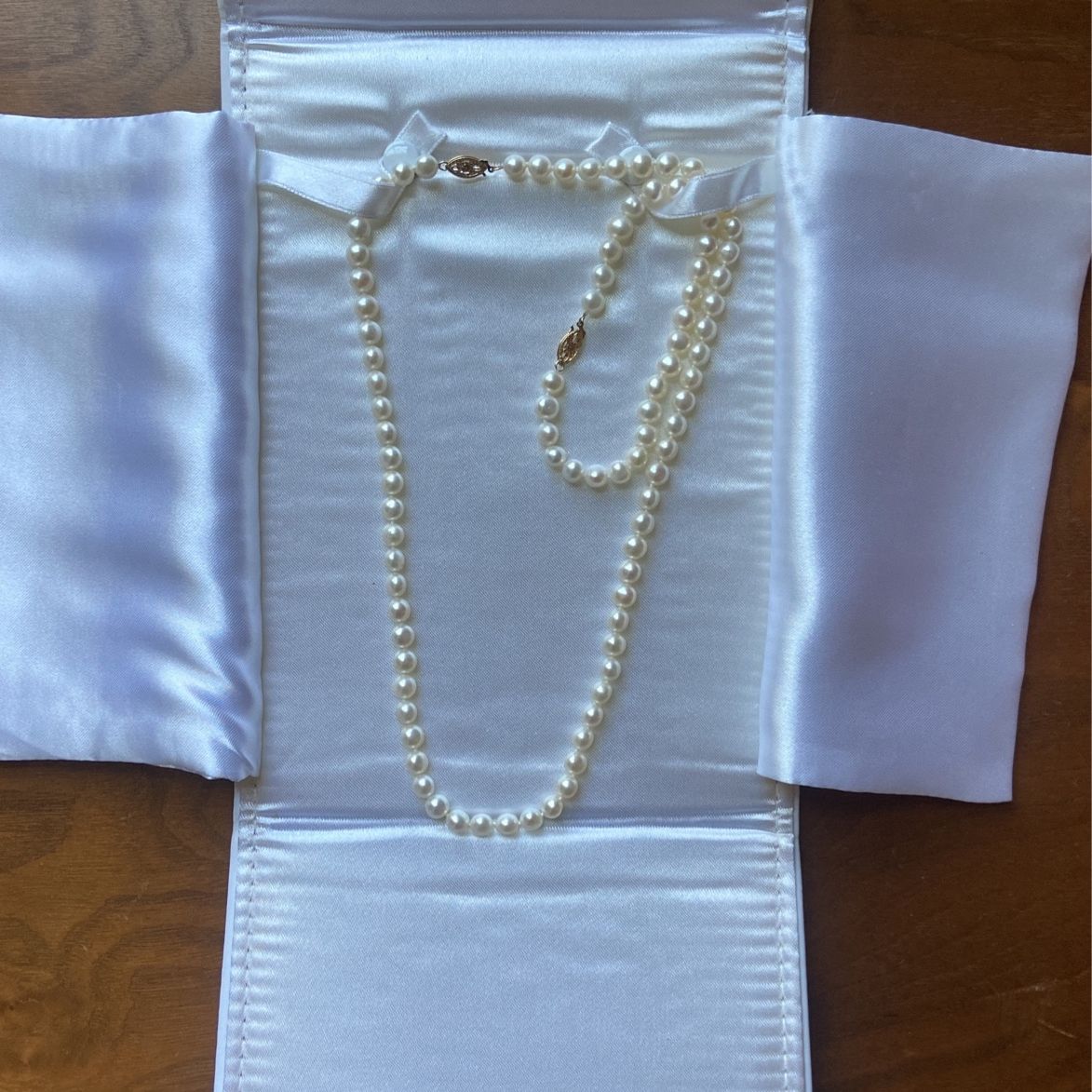 Saltwater Pearl Bracelet and Necklace Set for Sale in Tacoma, WA - OfferUp