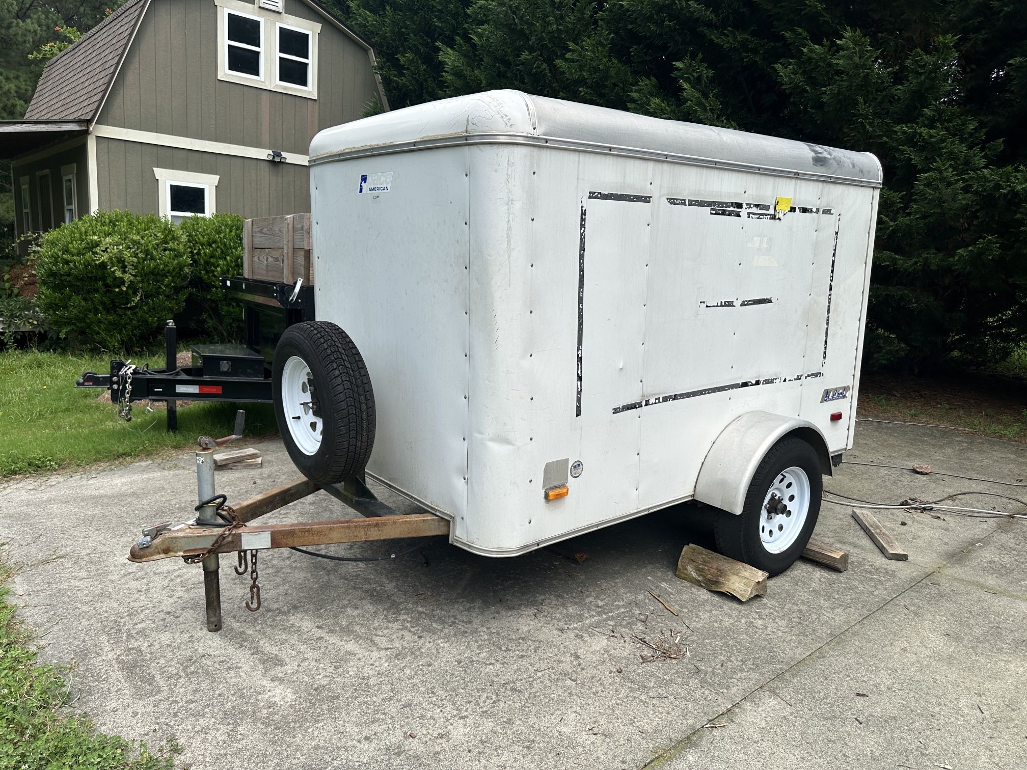 2000 Pace American 5’x8’ Enclosed Trailer