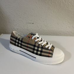 Burberry sneakers 