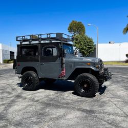 1973 FJ40 Toyota Land Cruiser
