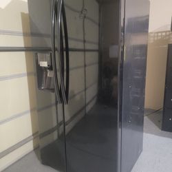 Samsung 26 cu. ft. Side by Side Refrigerator *READ*